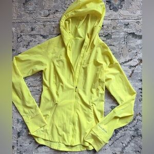 Lululemon mist over windbreaker